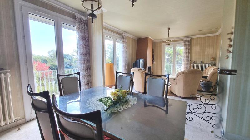 Maison traditionnelle - 225 m² - 6 pièces