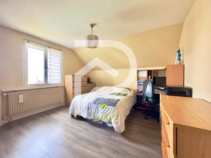 Maison - 95 m² - 5 pièces