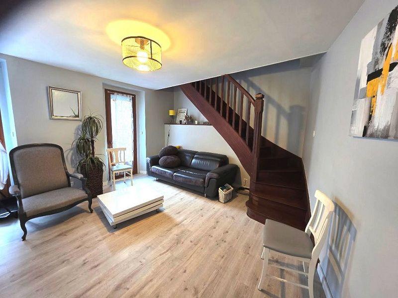 Maison traditionnelle - 200 m² - 9 pièces