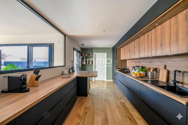 Maison - 193 m² - 6 pièces