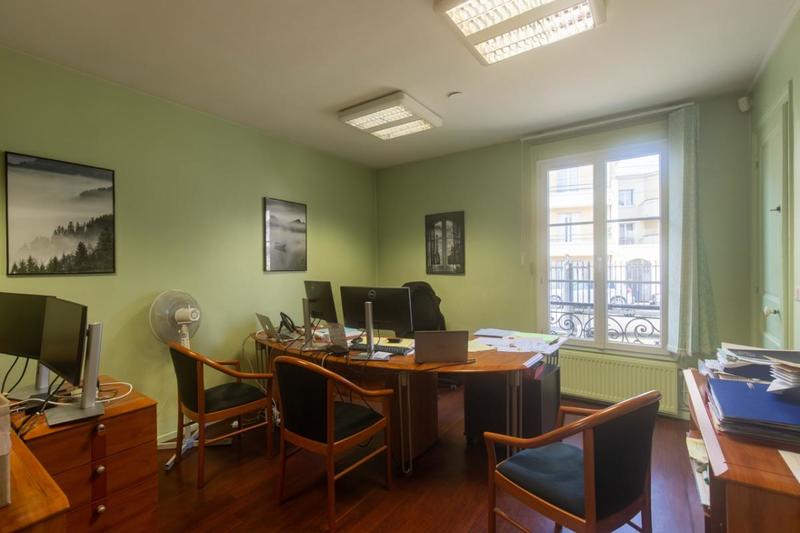 Appartement - 240 m² - 11 pièces