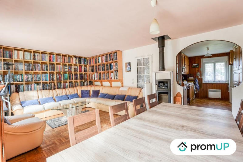 Maison - 95 m² - 8 pièces