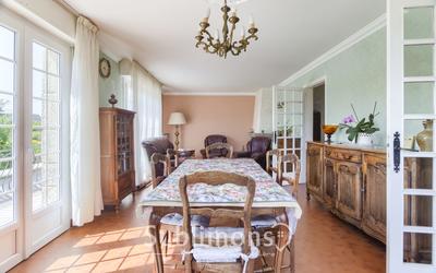 Maison traditionnelle - 170 m² - 6 pièces