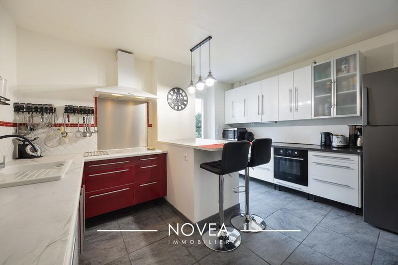 Appartement - 95 m² - 5 pièces