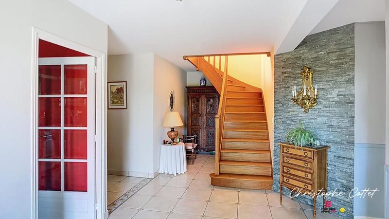 Maison - 295 m² - 8 pièces