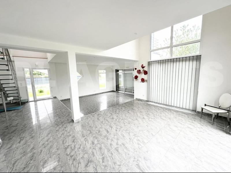 Maison contemporaine - 162 m² - 5 pièces