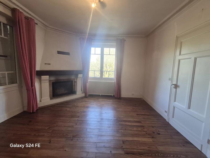 Maison - 220 m² - 8 pièces