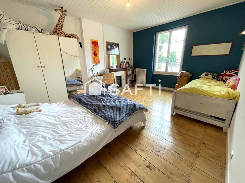 Maison de ville - 212 m² - 9 pièces