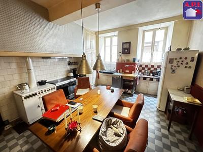 Maison - 287 m² - 8 pièces