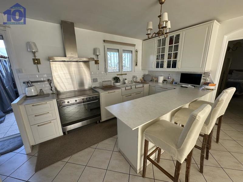 Maison - 140 m² - 5 pièces