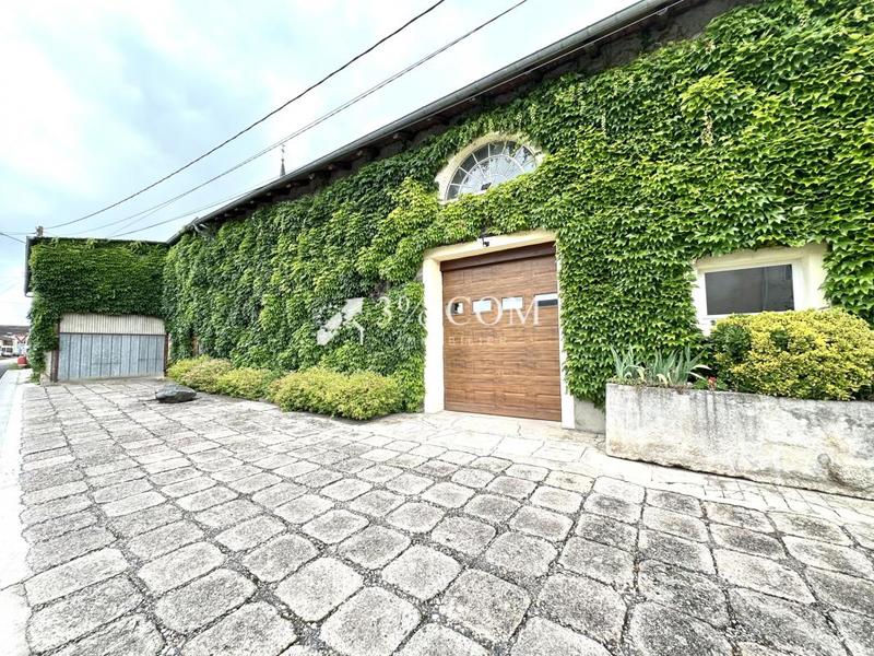 Maison de village - 300 m² - 12 pièces