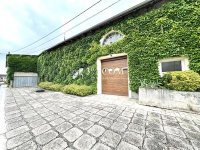 Maison de village - 300 m² - 12 pièces