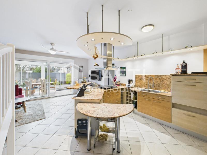 Maison - 111 m² - 4 pièces