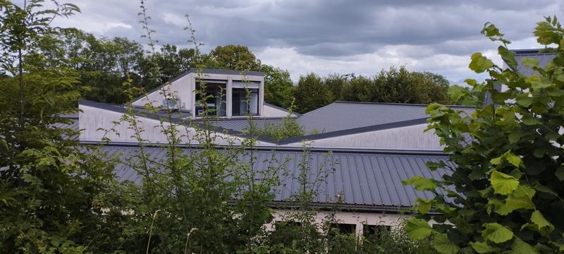 Maison - 1 500 m² - 40 pièces