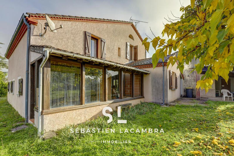 Maison - 186 m² - 8 pièces