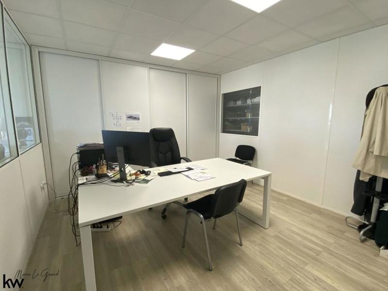 Local commercial - 2 438 m²