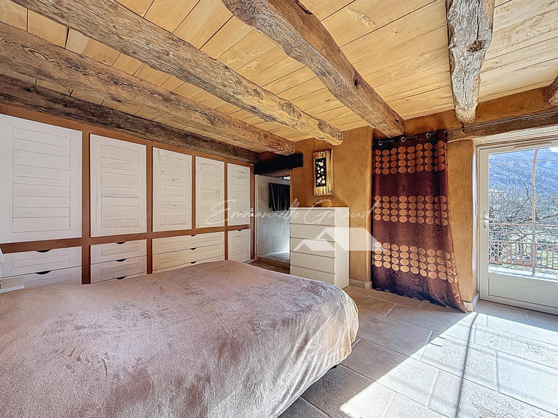 Maison - 197 m² - 7 pièces