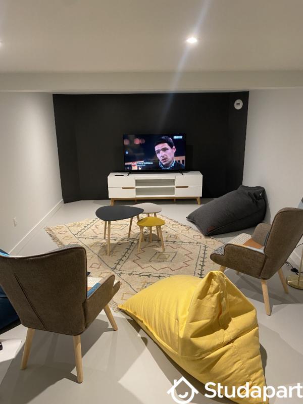 Chambre - 13 m² - 1 pièce