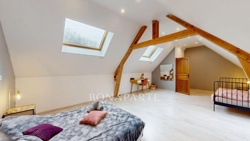 Maison - 367 m² - 16 pièces