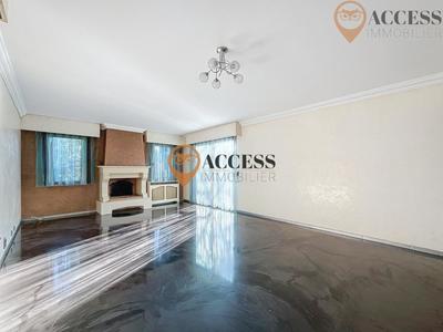 Maison - 218 m² - 8 pièces