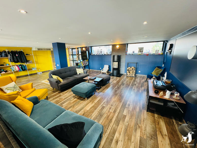 Maison - 300 m² - 8 pièces