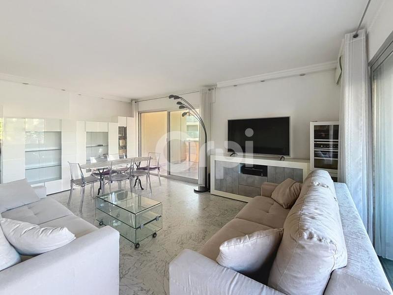 Appartement - 82 m² - 3 pièces