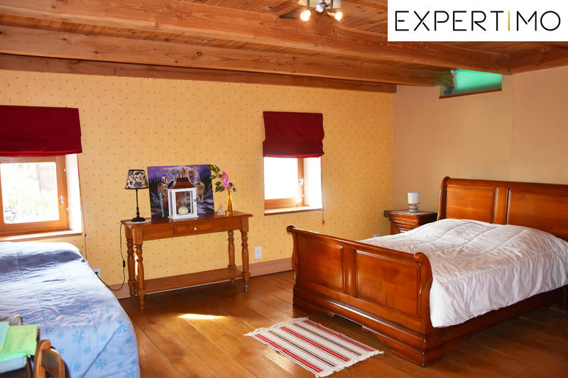 Maison - 215 m² - 8 pièces