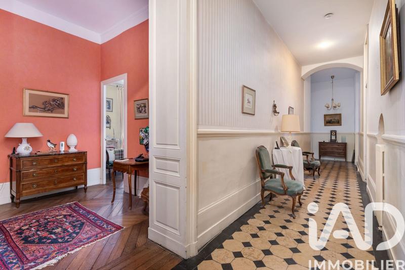 Appartement - 192 m² - 6 pièces