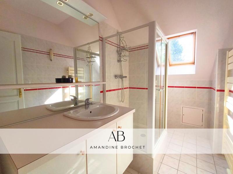 Maison - 180 m² - 7 pièces