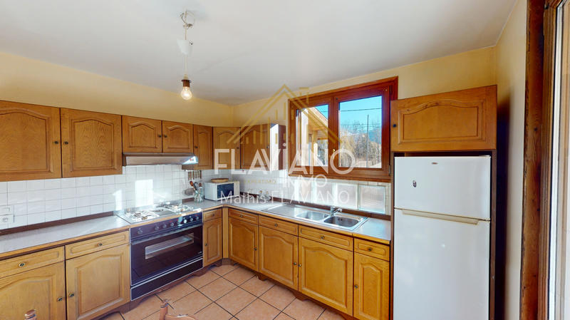 Maison - 234 m² - 11 pièces