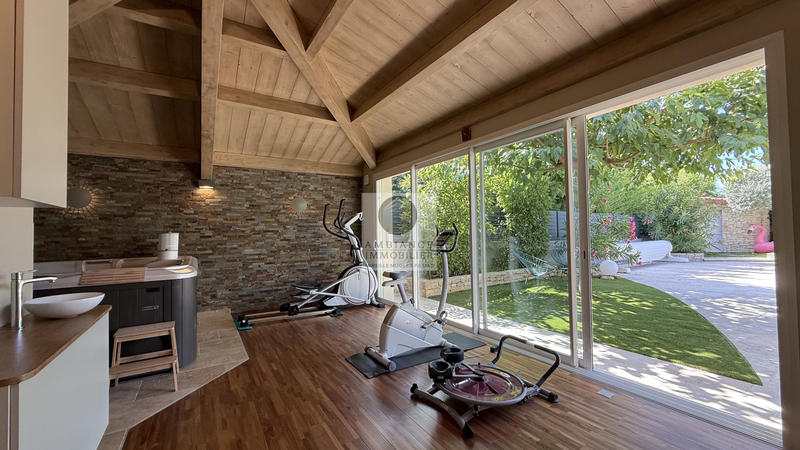 Maison - 257 m² - 7 pièces