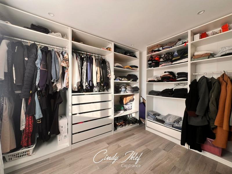 Maison - 230 m² - 6 pièces