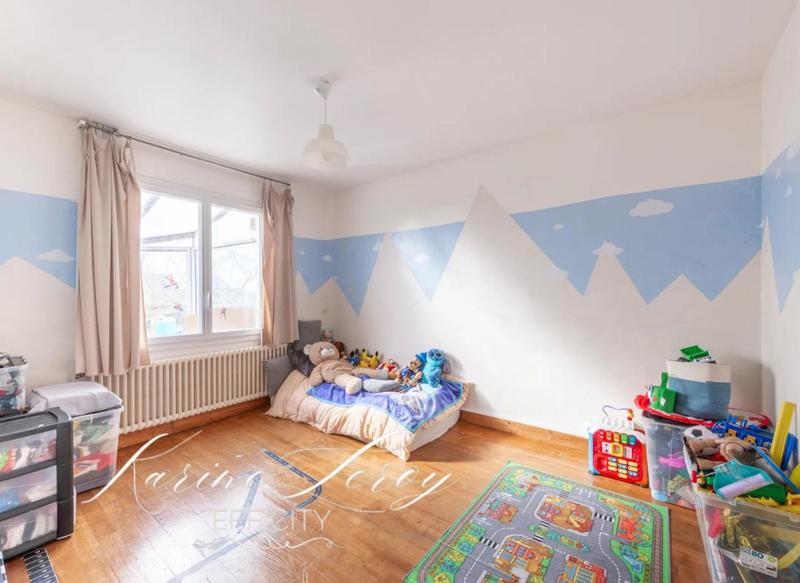 Maison - 93 m² - 5 pièces