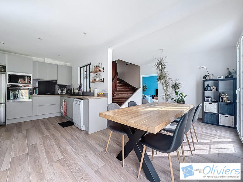 Maison traditionnelle - 155 m² - 6 pièces