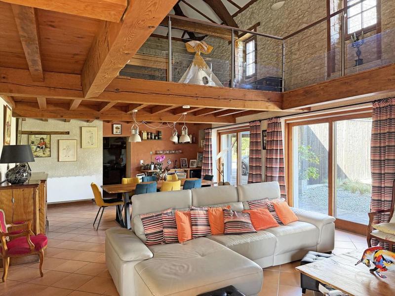 Propriété - 205 m² - 7 pièces