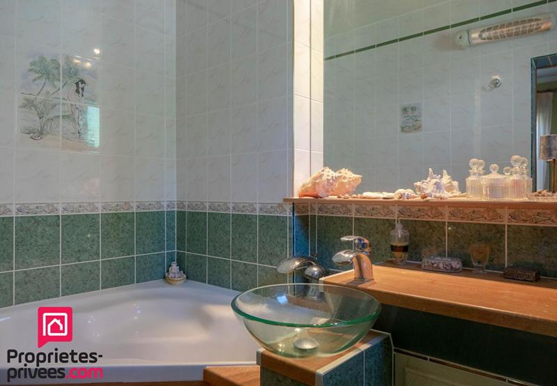 Maison - 200 m² - 8 pièces