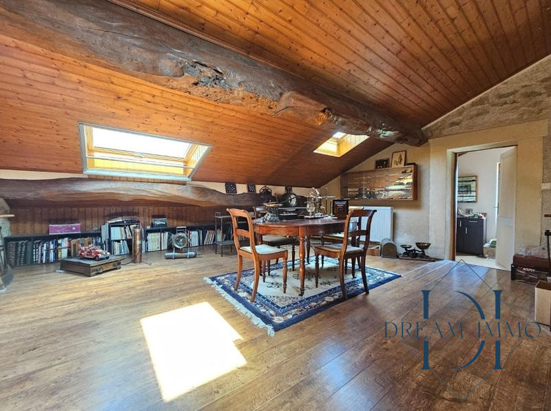 Maison - 263 m² - 7 pièces