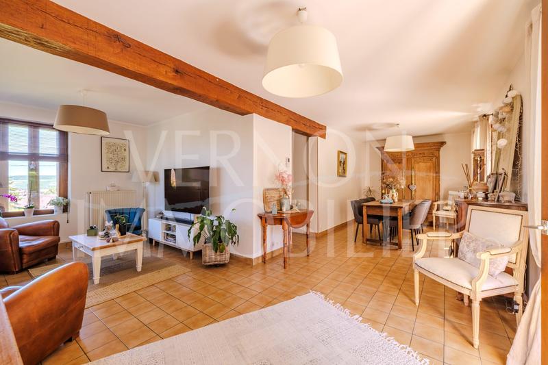 Maison traditionnelle - 137 m² - 6 pièces