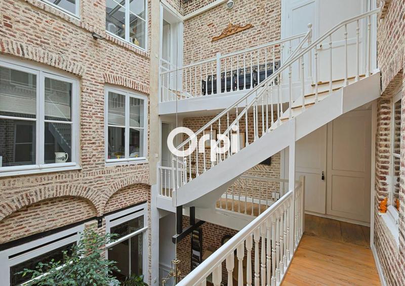 Maison - 230 m² - 7 pièces