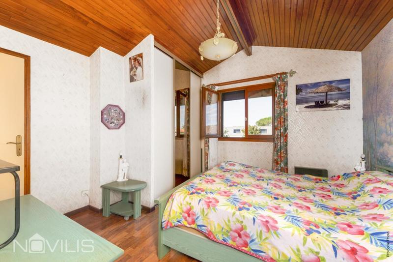 Maison - 215 m² - 9 pièces