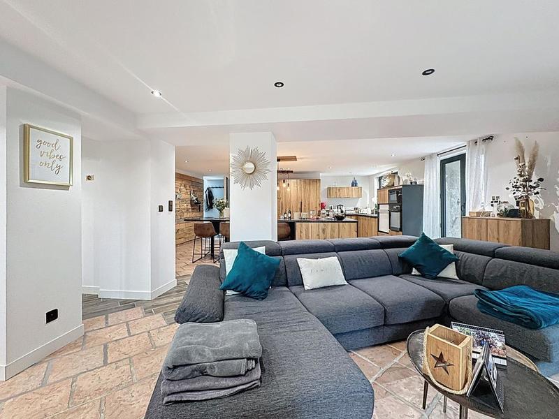 Maison - 210 m² - 5 pièces