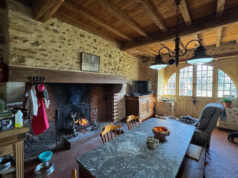 Maison - 355 m² - 15 pièces