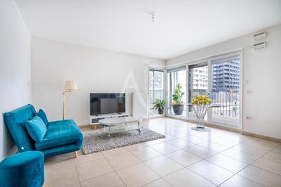 Appartement - 82 m² - 3 pièces