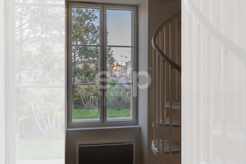 Appartement - 90 m² - 4 pièces