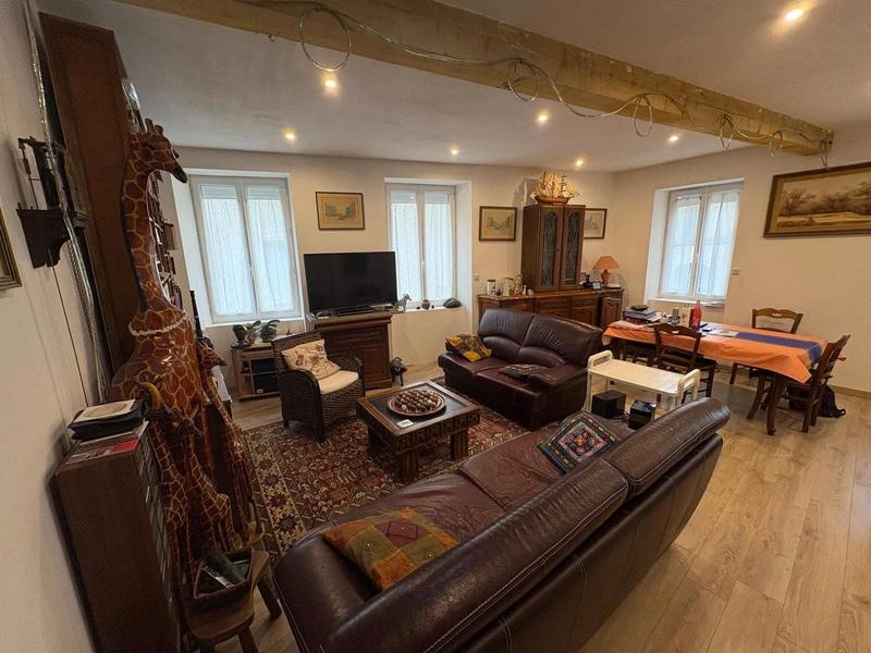 Immeuble - 140 m² - 5 pièces