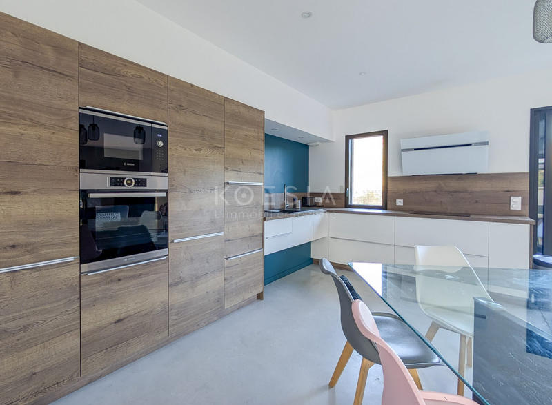 Maison - 111 m² - 5 pièces