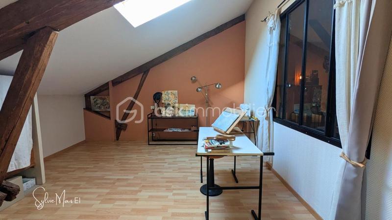 Maison - 300 m² - 6 pièces