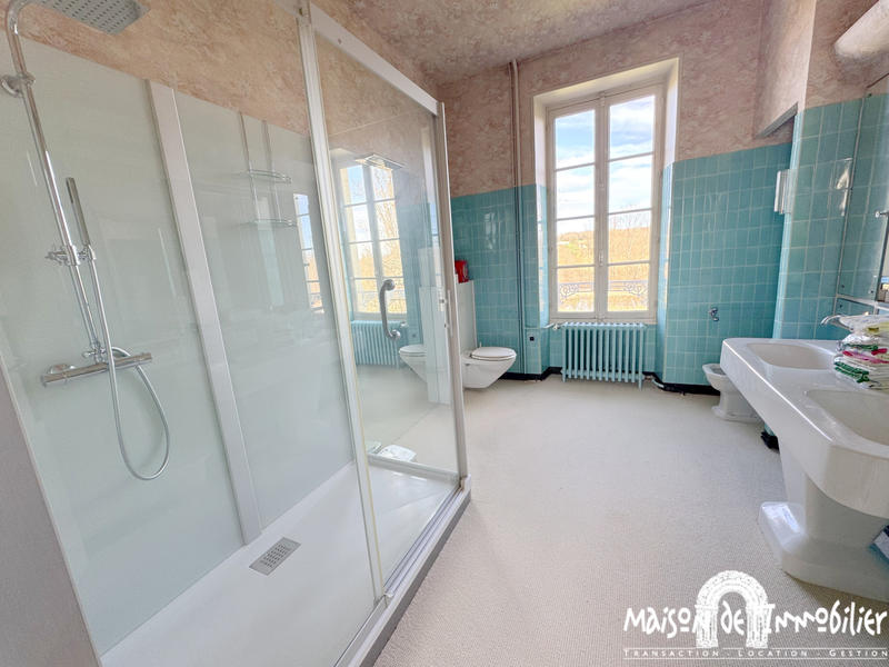 Maison - 527 m² - 12 pièces