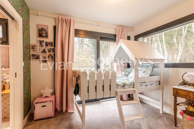 Maison - 230 m² - 6 pièces