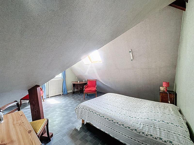 Maison - 180 m² - 7 pièces